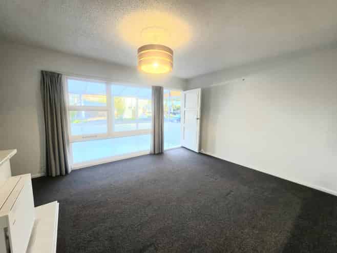 2 Parklands Drive, Huntsbury