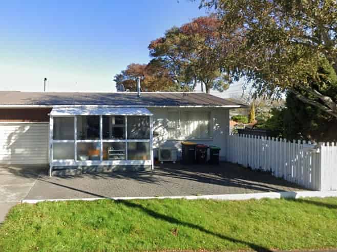 2 Parklands Drive, Huntsbury