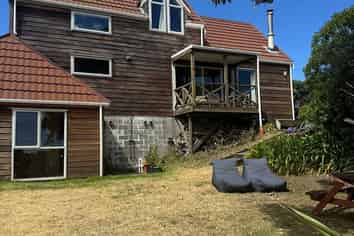 18 Frances Street, Waikanae Beach