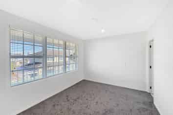 4-16 Queen Mary Avenue, Epsom