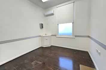 Street facing Parnell Road Medical