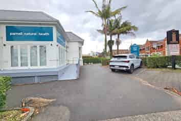 Street facing Parnell Road Medical