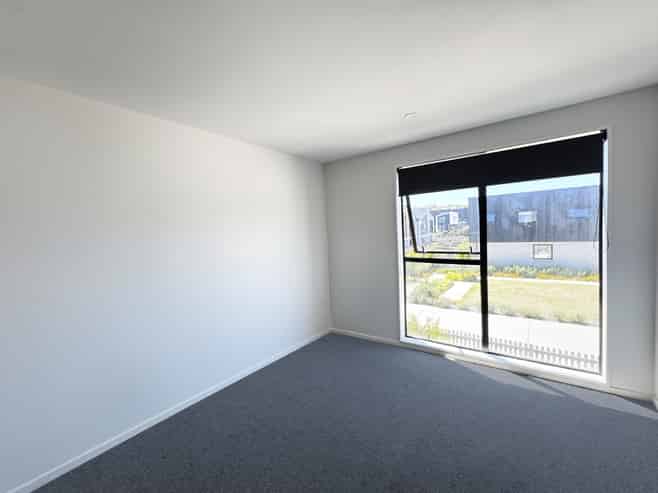 2/325 Lincoln Road, Addington