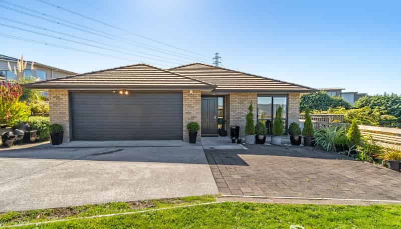 35 Percy Kinsman Crescent, Riverstone Terraces
