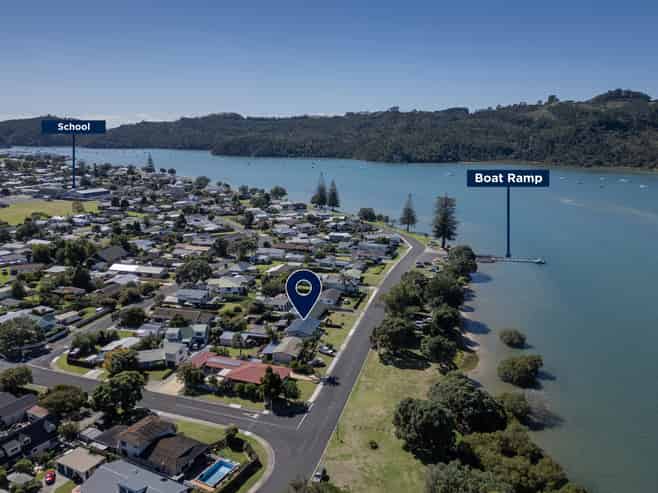 75 Robinson Road, Whitianga