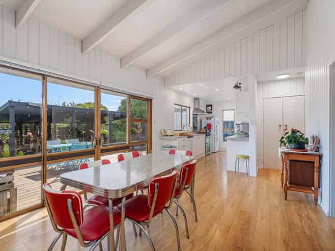 75 Robinson Road, Whitianga