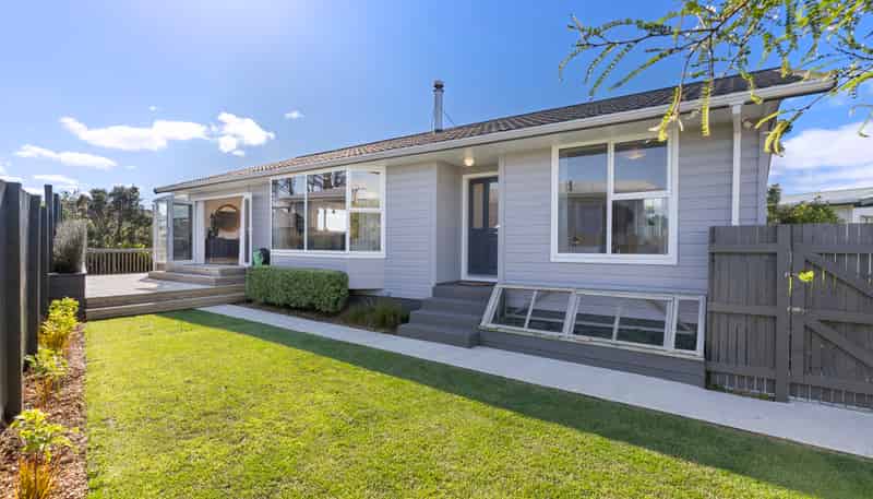 58 Somes Crescent, Newlands