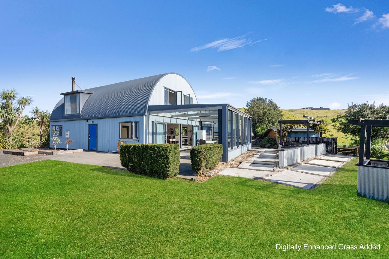 10 Acres, Multiple living options - Bild 2