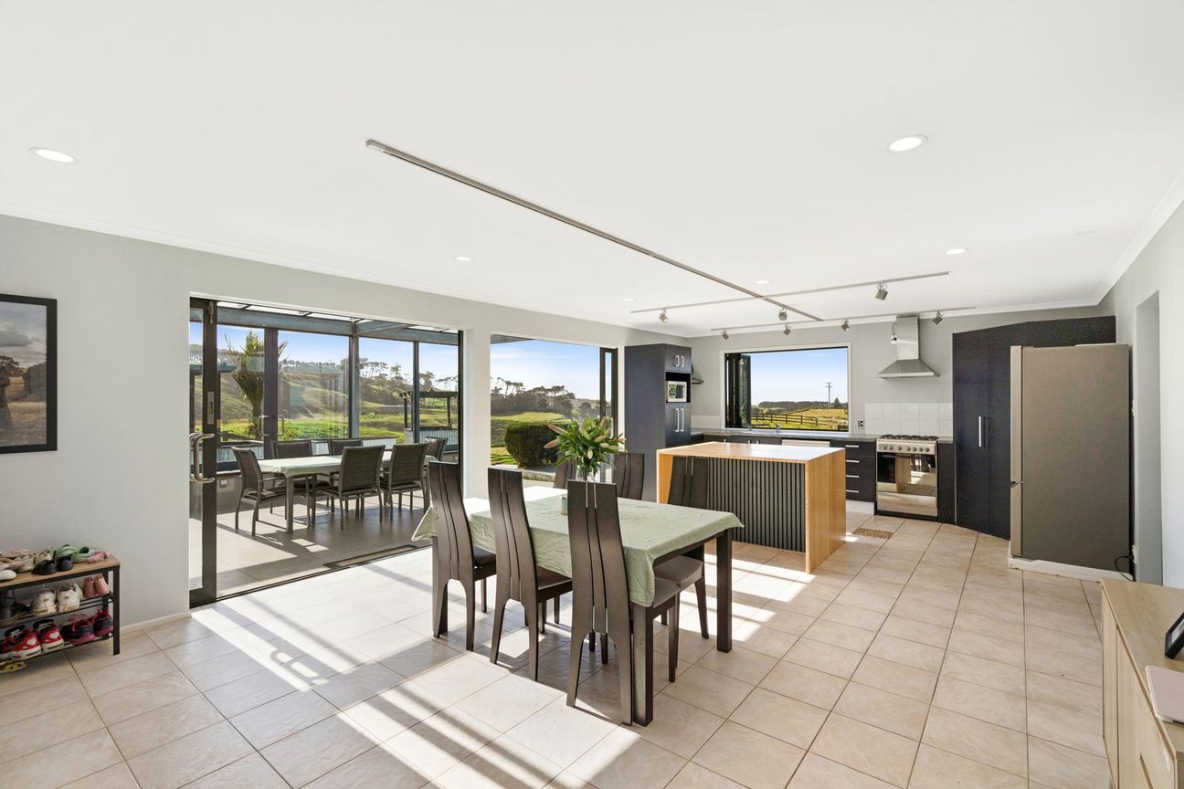 10 Acres, Multiple living options - Bild 5