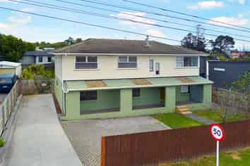 102 Tirimoana Rd, Te Atatu South