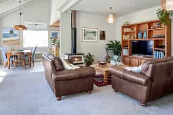 17A Feary Crescent, Takaka