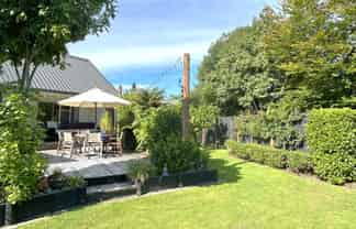 17A Feary Crescent, Takaka