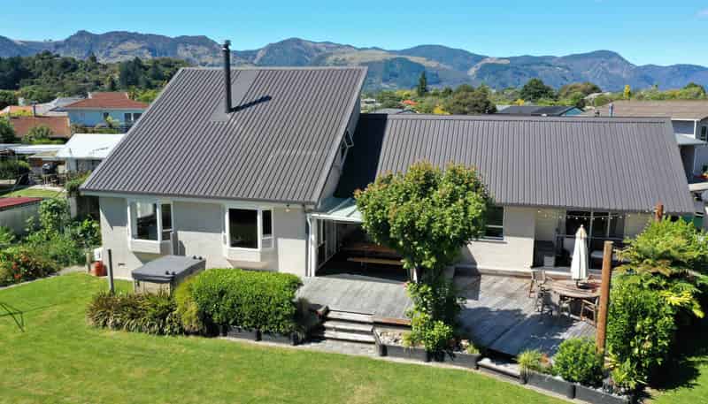 17A Feary Crescent, Takaka