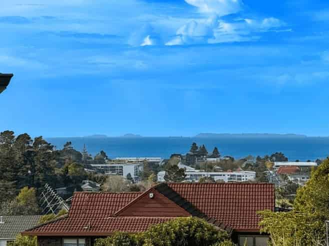 1B Robin Lane, Browns Bay