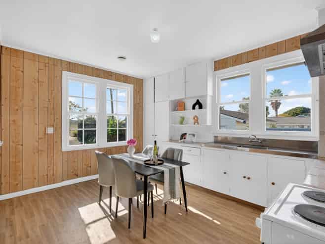 24  Henwood Road, Mangere East