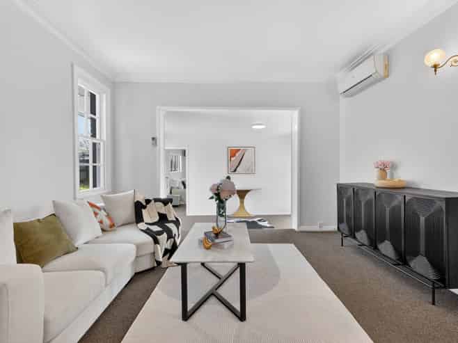 24  Henwood Road, Mangere East