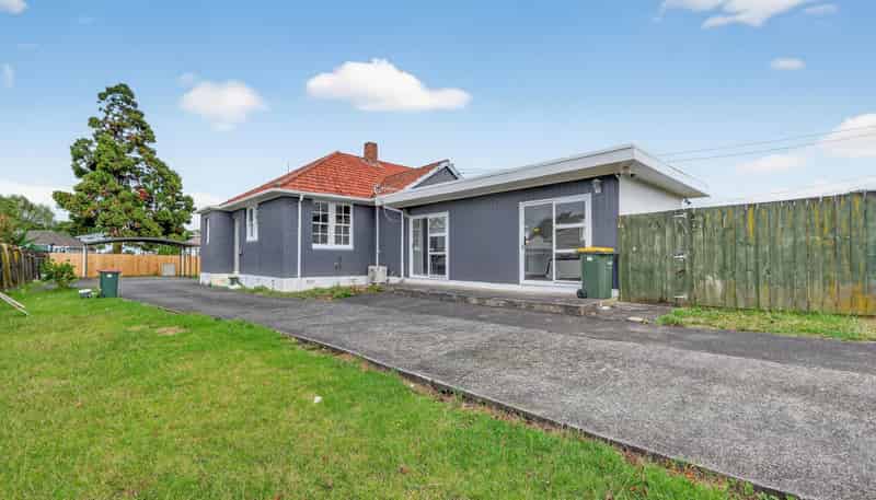 24  Henwood Road, Mangere East
