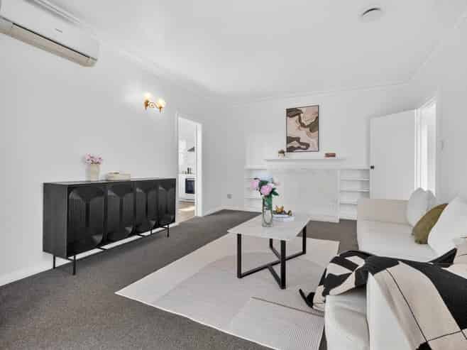 24  Henwood Road, Mangere East