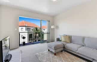 8 Waterside Crescent, Gulf Harbour