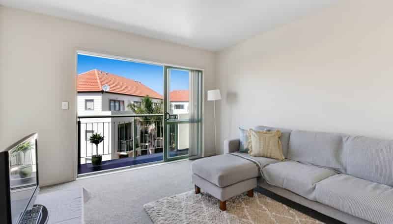 8 Waterside Crescent, Gulf Harbour