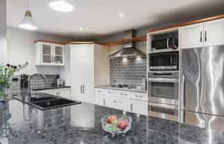 4 The Stables, Woodend