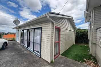 Room 10/28 Court Crescent, Panmure