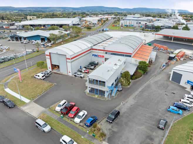 Corner site with dual access for lease