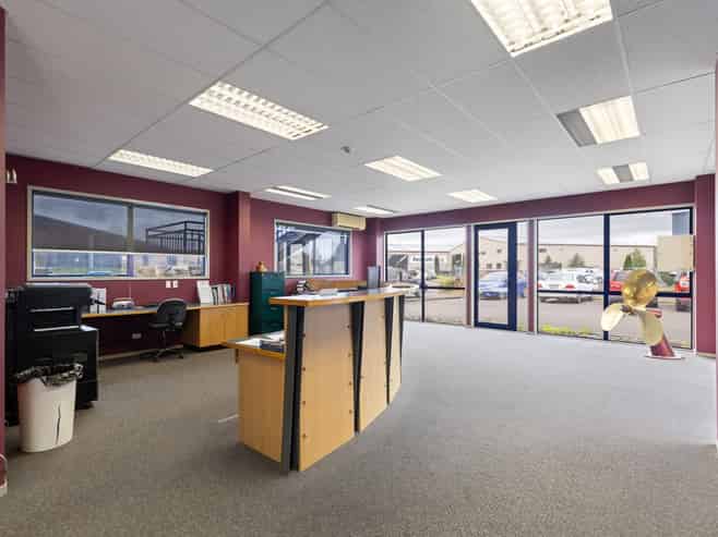 Corner site with dual access for lease