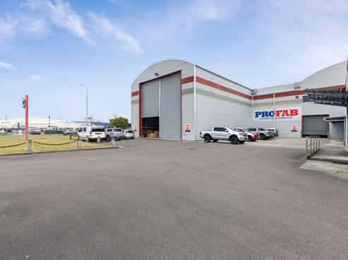 Corner site with dual access for lease