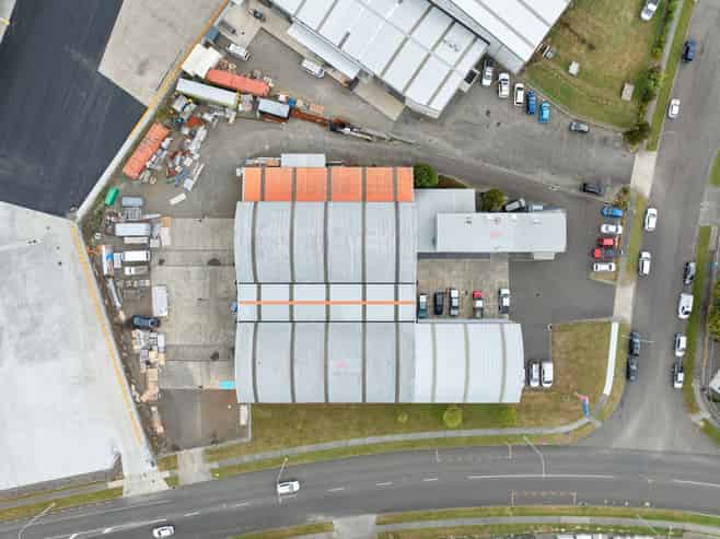 Corner site with dual access for lease