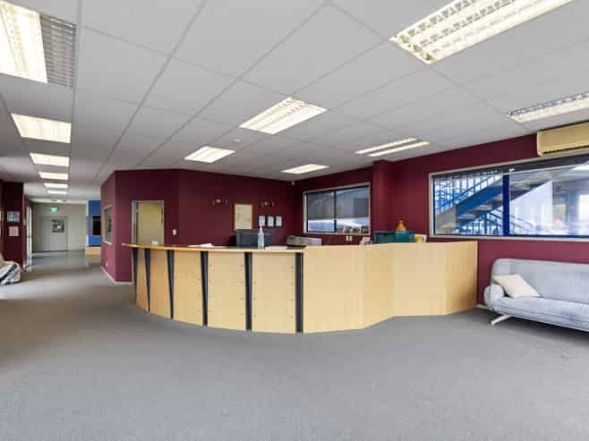 Corner site with dual access for lease