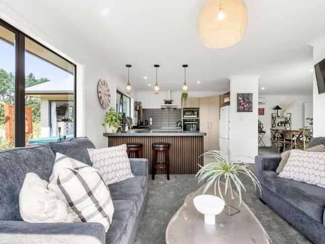 31c Kakariki Way, Whitemans Valley