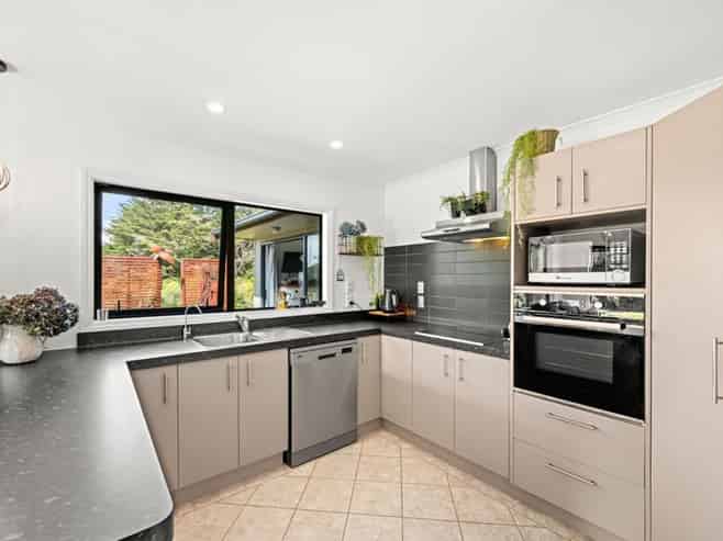 31c Kakariki Way, Whitemans Valley