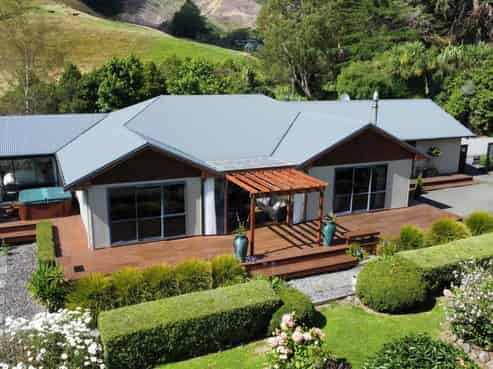 31C Kakariki Way, Whitemans Valley
