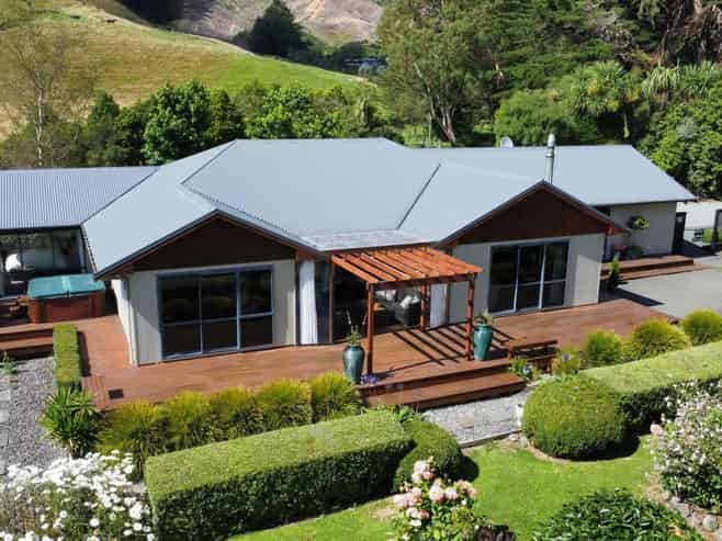 31c Kakariki Way, Whitemans Valley