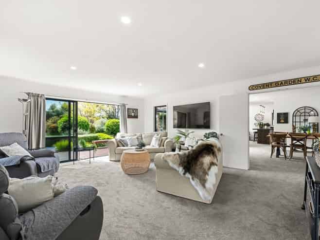 31c Kakariki Way, Whitemans Valley