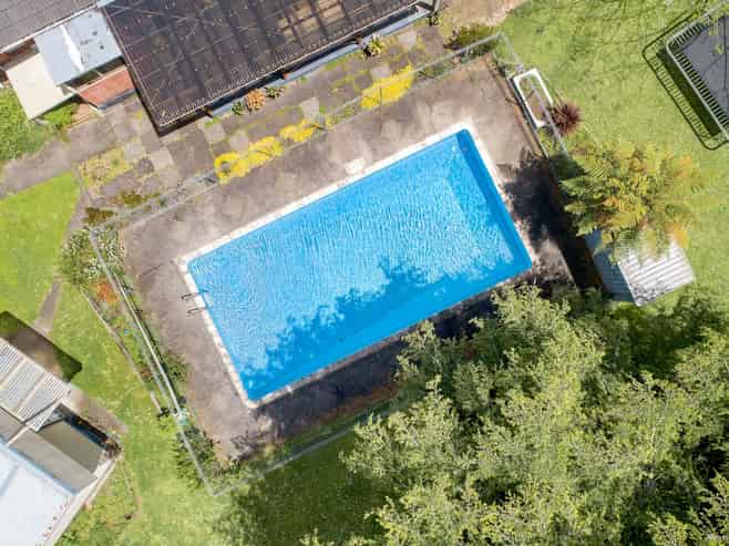 16 Sutton Crescent, Papakura