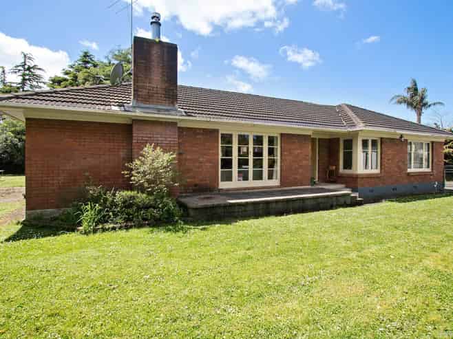 16 Sutton Crescent, Papakura