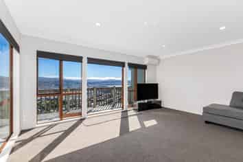 13 Birkhall Grove, Strathmore Park
