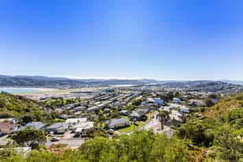 13 Birkhall Grove, Strathmore Park