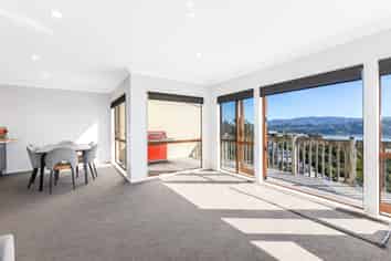13 Birkhall Grove, Strathmore Park