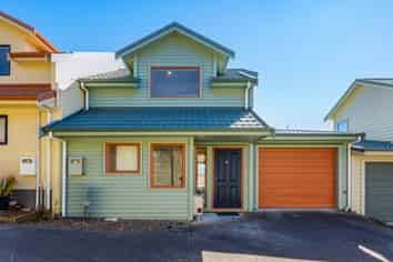 13 Birkhall Grove, Strathmore Park