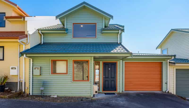 13 Birkhall Grove, Strathmore Park