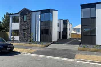  2/15 Bartlett Street, Riccarton