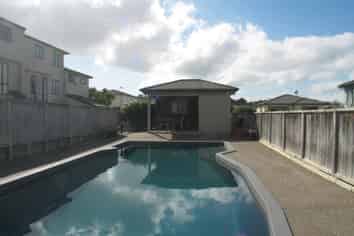 51/22 Northcross Drive, Oteha