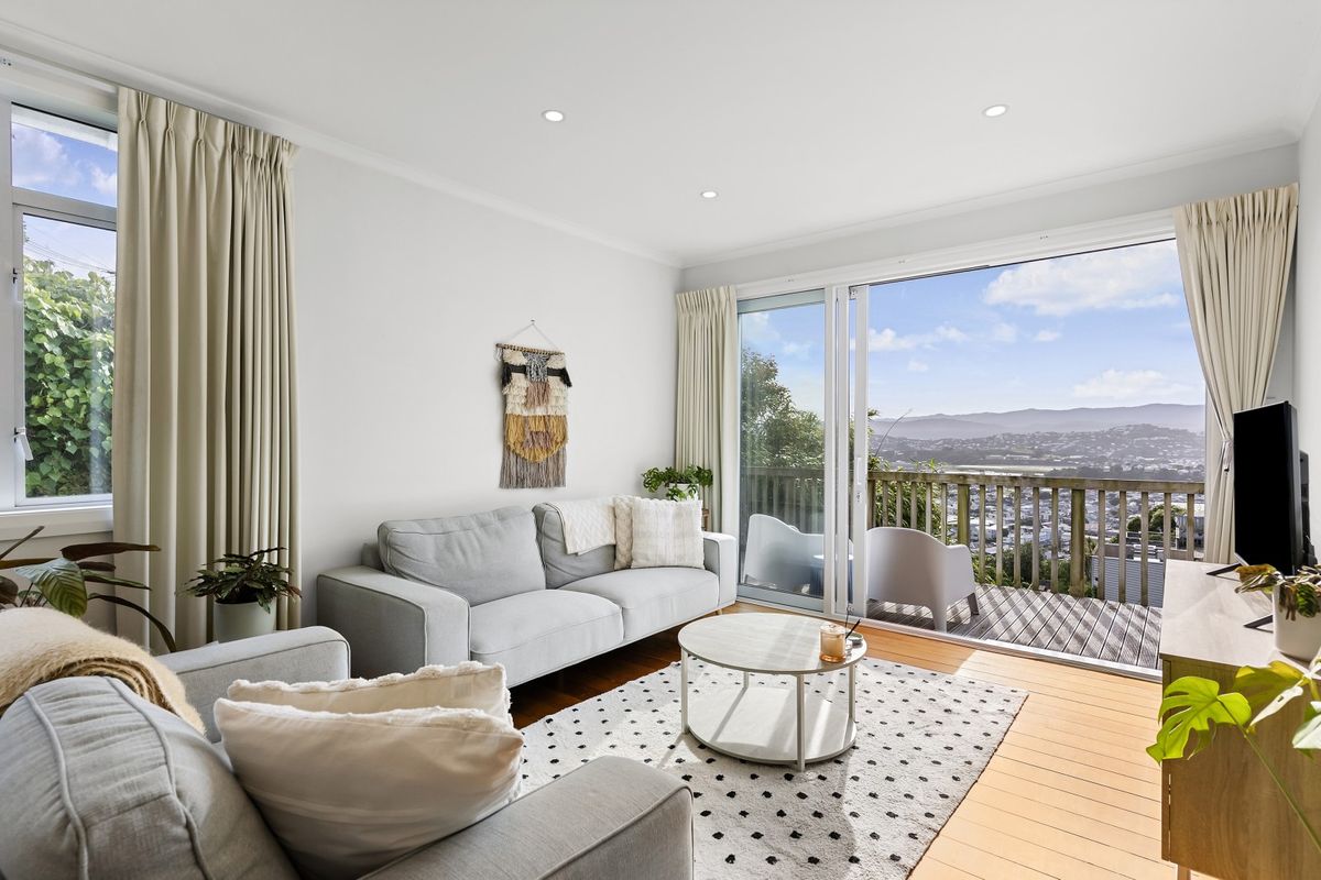 Elevated Views, Easy City Living, Kilbirnie