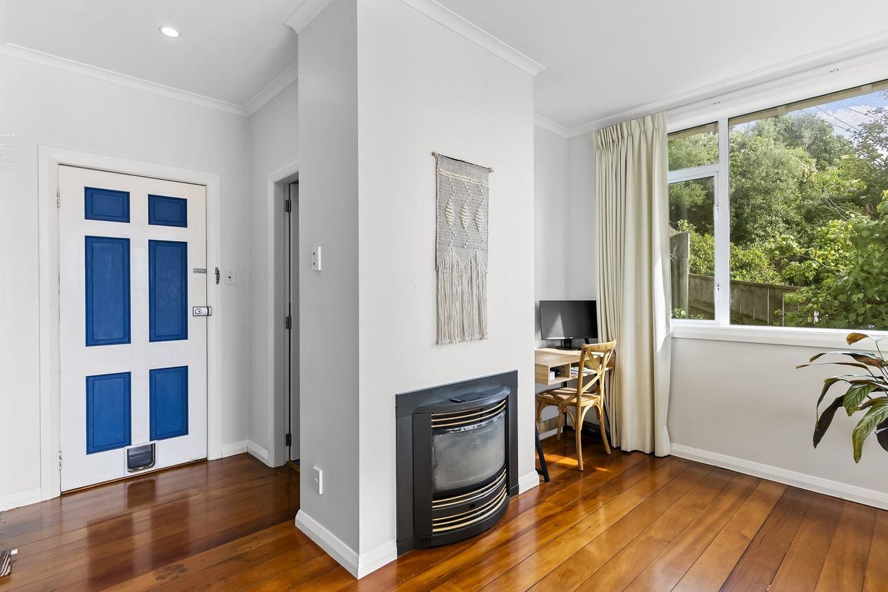 Elevated Views, Easy City Living - Altro