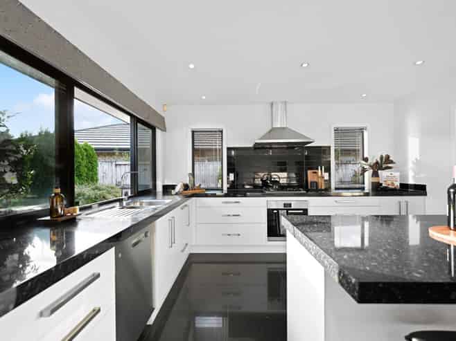 5 Briar Rose Court, Huntington