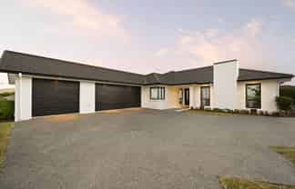 5 Briar Rose Court, Huntington