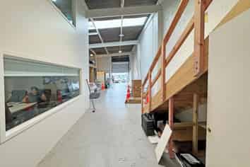 High-Stud Corner Unit with Exposure